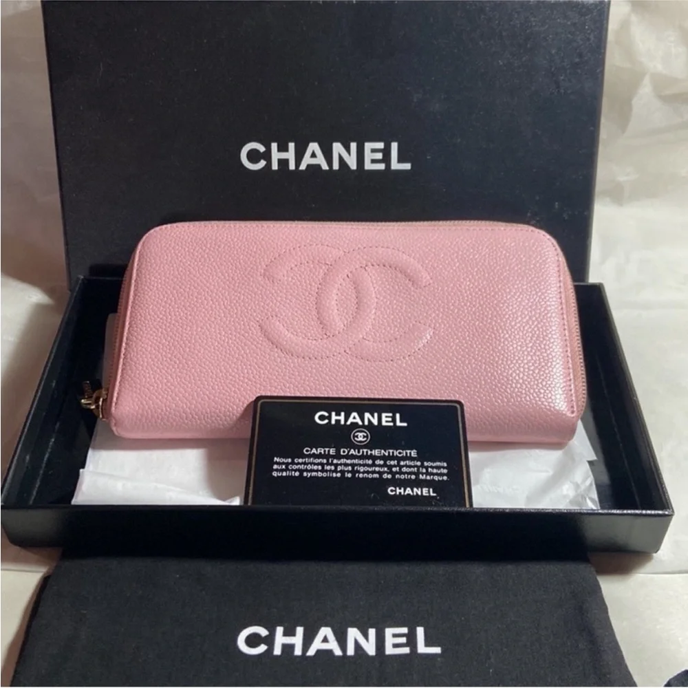 Chanel CC Wallet Pink Caviar Skin